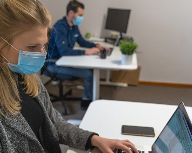 Od dziś zmiany w obostrzeniach. Rząd opublikował nowe rozporządzenie