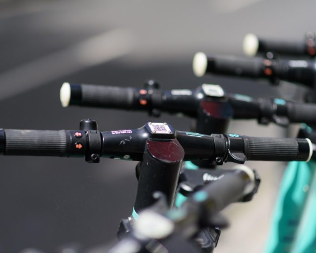 17-latek bez kasku, czterech pijanych cyklistów – policja reaguje na wypadki w Żorach