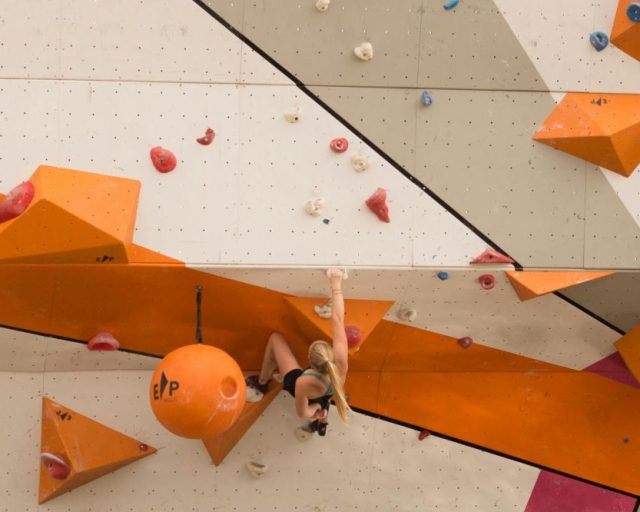 Jak wybrać crash pad do boulderingu i wspinaczki?