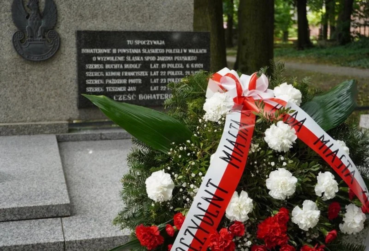 Żory pamiętają Powstańców Śląskich – hołd na starym cmentarzu - fotoreportaż