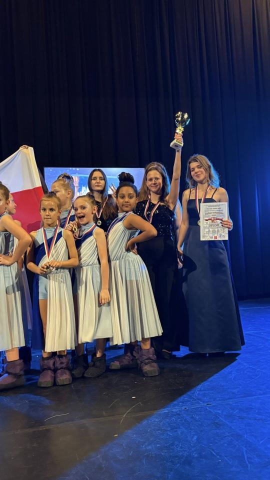 Wesołe Nutki z Żor triumfują na festiwalu w Pradze – 9 pucharów, w tym GRAND PRIX! - fotoreportaż