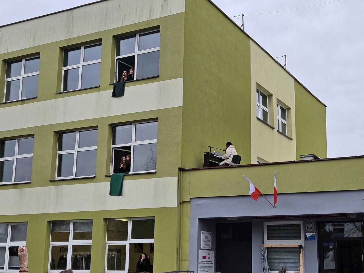 Maria Jarema patronką Liceum Sztuk Plastycznych w Żorach – 10-lecie szkoły pełne emocji - fotoreportaż