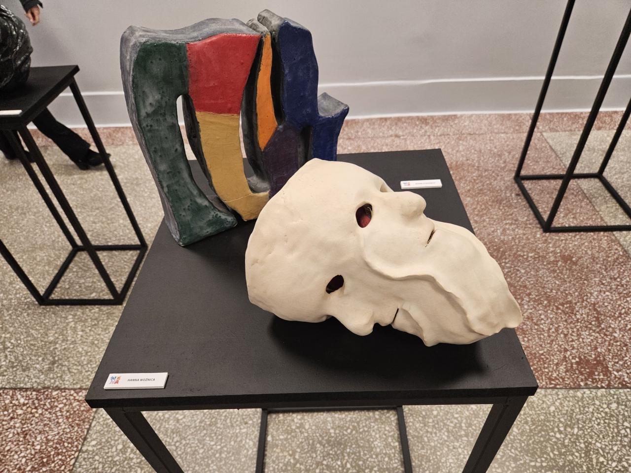 2025.11.25 - 10-lecie Liceum Sztuk Plastycznych w Żorach z nadaniem imienia Marii Jaremy - fotoreportaż