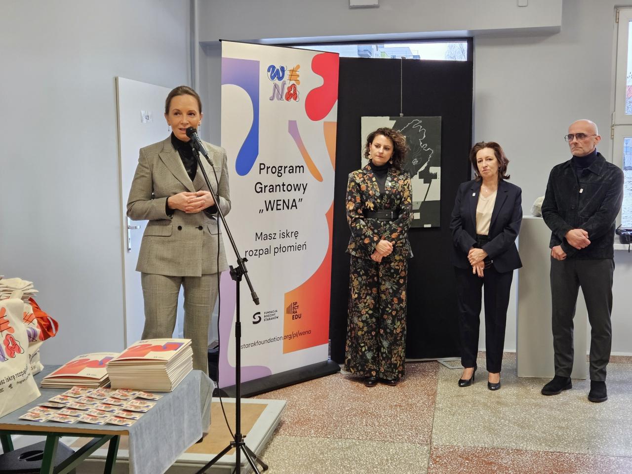 2025.11.25 - 10-lecie Liceum Sztuk Plastycznych w Żorach z nadaniem imienia Marii Jaremy - fotoreportaż