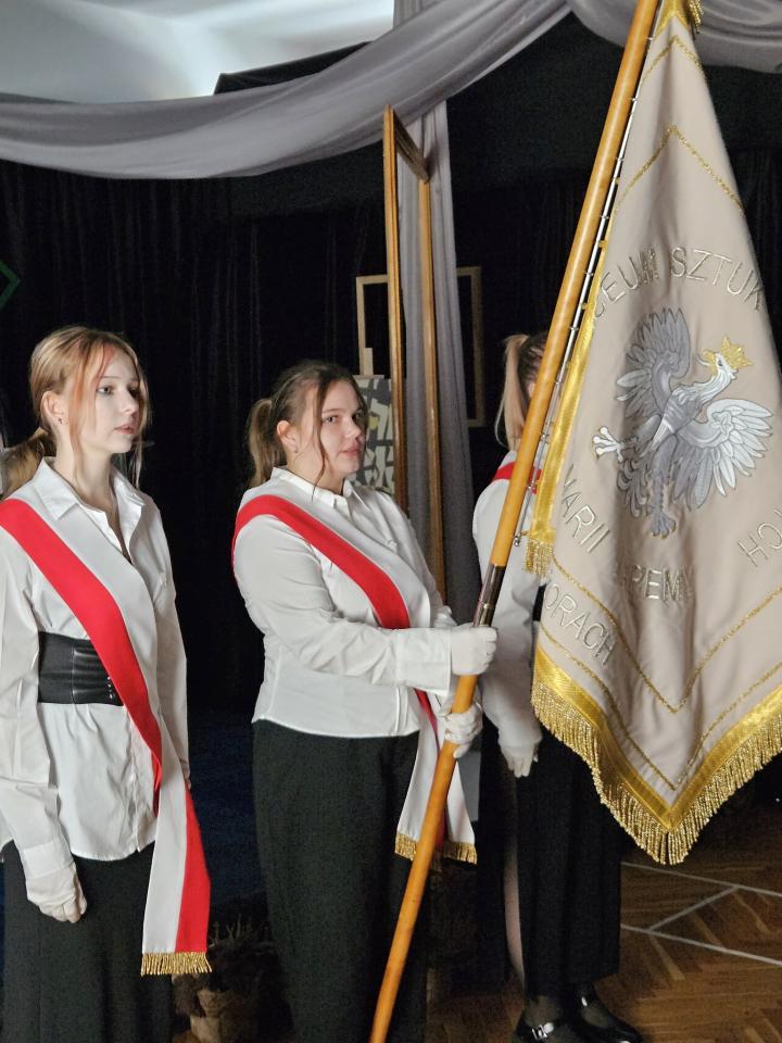 2025.11.25 - 10-lecie Liceum Sztuk Plastycznych w Żorach z nadaniem imienia Marii Jaremy - fotoreportaż