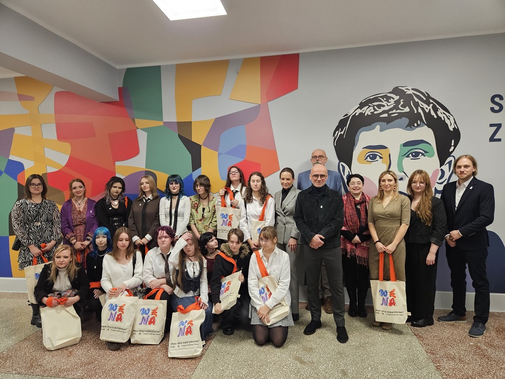 2025.11.25 - 10-lecie Liceum Sztuk Plastycznych w Żorach z nadaniem imienia Marii Jaremy - fotoreportaż