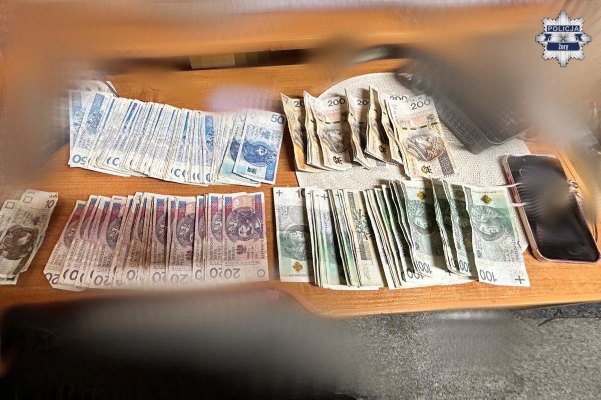 2025.11.26 - Zlikwidowany nielegalny punkt gier hazardowych w Żorach - fotoreportaż