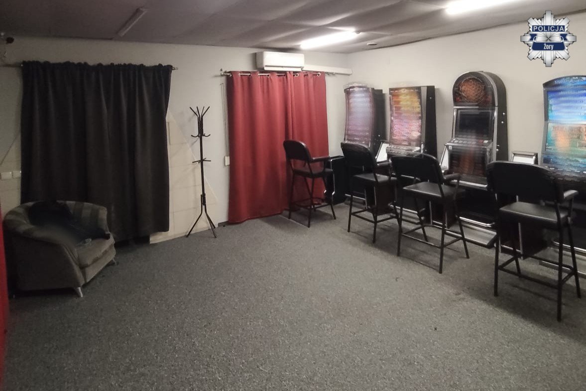 2025.11.26 - Zlikwidowany nielegalny punkt gier hazardowych w Żorach - fotoreportaż