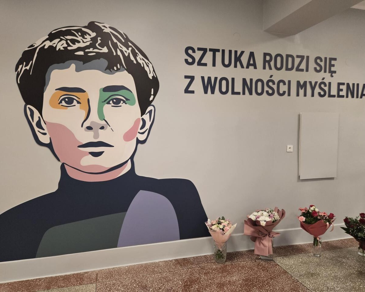 Z okazji 10-lecia Liceum Sztuk Plastycznych w Żorach odbyła się uroczystość nadania szkole imienia Marii Jarem / fot. UM Żory