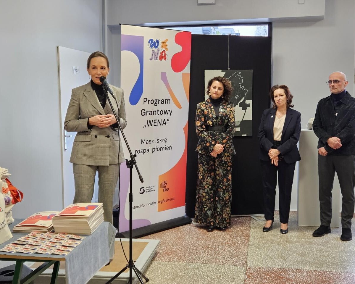 Z okazji 10-lecia Liceum Sztuk Plastycznych w Żorach odbyła się uroczystość nadania szkole imienia Marii Jarem / fot. UM Żory