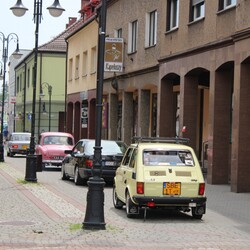 przejazd klasycznych samochodów