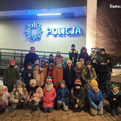"Dzielne Wilczki" tropem ratownika