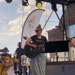 TWINPIGS Country Festival