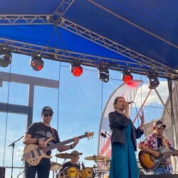 TWINPIGS Country Festival