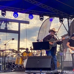 TWINPIGS Country Festival