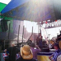 TWINPIGS Country Festival