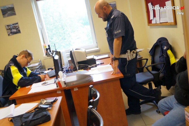 42 - latek z Żor nie potrafił zdać egzaminu na prawo jazdy...więc je kupił