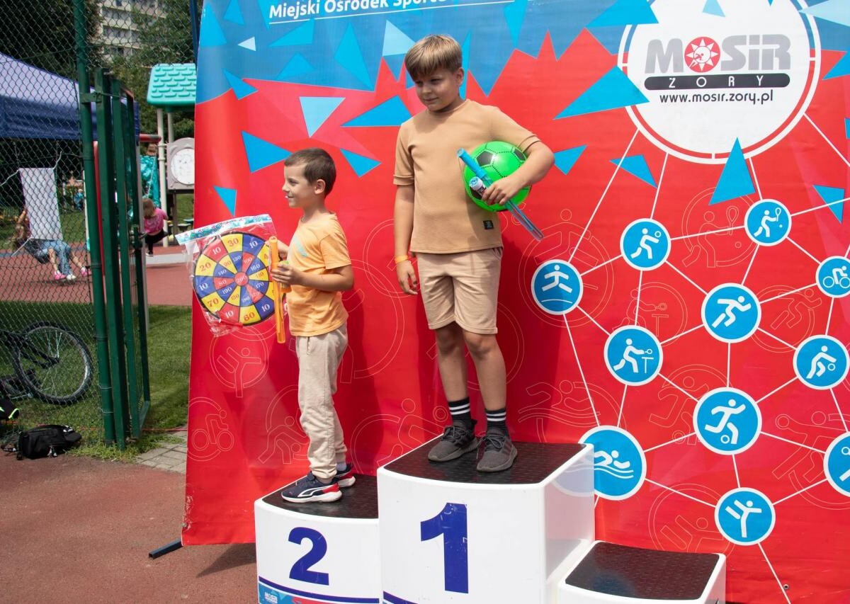 W ramach tegorocznej „Akcji Lato” organizowanej przez Miejski Ośrodek Sportu i Rekreacji w Żorach, odbyła się impreza „Aktywnie w Dzielnicach” na osiedlu Powstańców Śląskich.