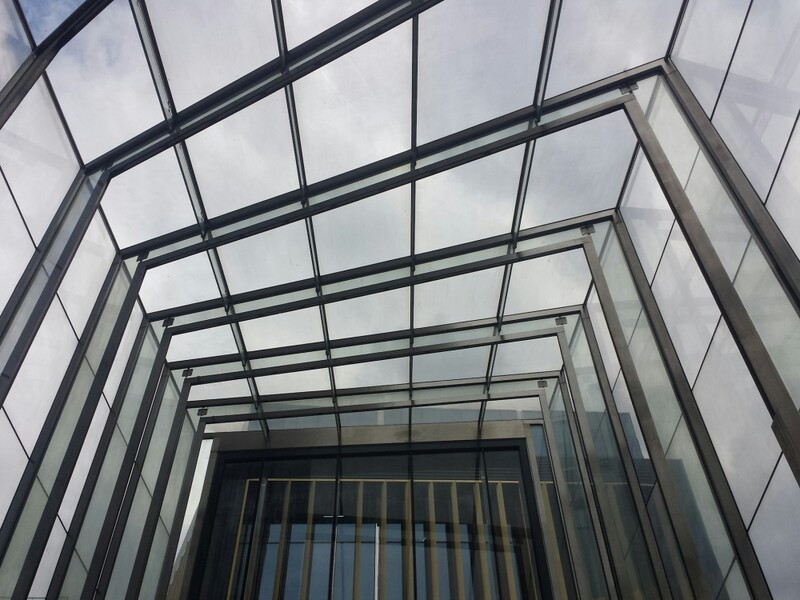 Architektoniczna kropka nad „i” – magia szklanych daszków.