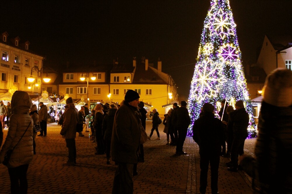 Święta Bożego Narodzenia są już coraz bliżej. A tymczasem na Jarmarku Świątecznym w Żorach przybywa atrakcji. Zobaczcie naszą fotorelację z weekendu.