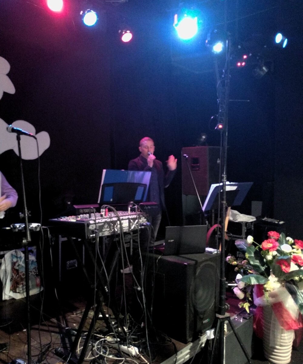 W Miejskim Ośrodku Kultury w Żorach odbył się bal charytatywny dla 3-letniej Kornelii Pikus, która urodziła się z wrodzoną wadą lewej nóżki. Cały dochód z balu zostanie przekazany na spłatę jej operacji.