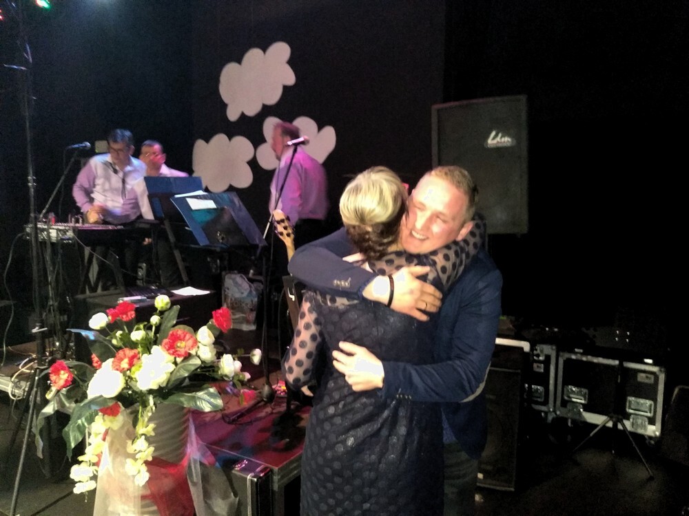 W Miejskim Ośrodku Kultury w Żorach odbył się bal charytatywny dla 3-letniej Kornelii Pikus, która urodziła się z wrodzoną wadą lewej nóżki. Cały dochód z balu zostanie przekazany na spłatę jej operacji.