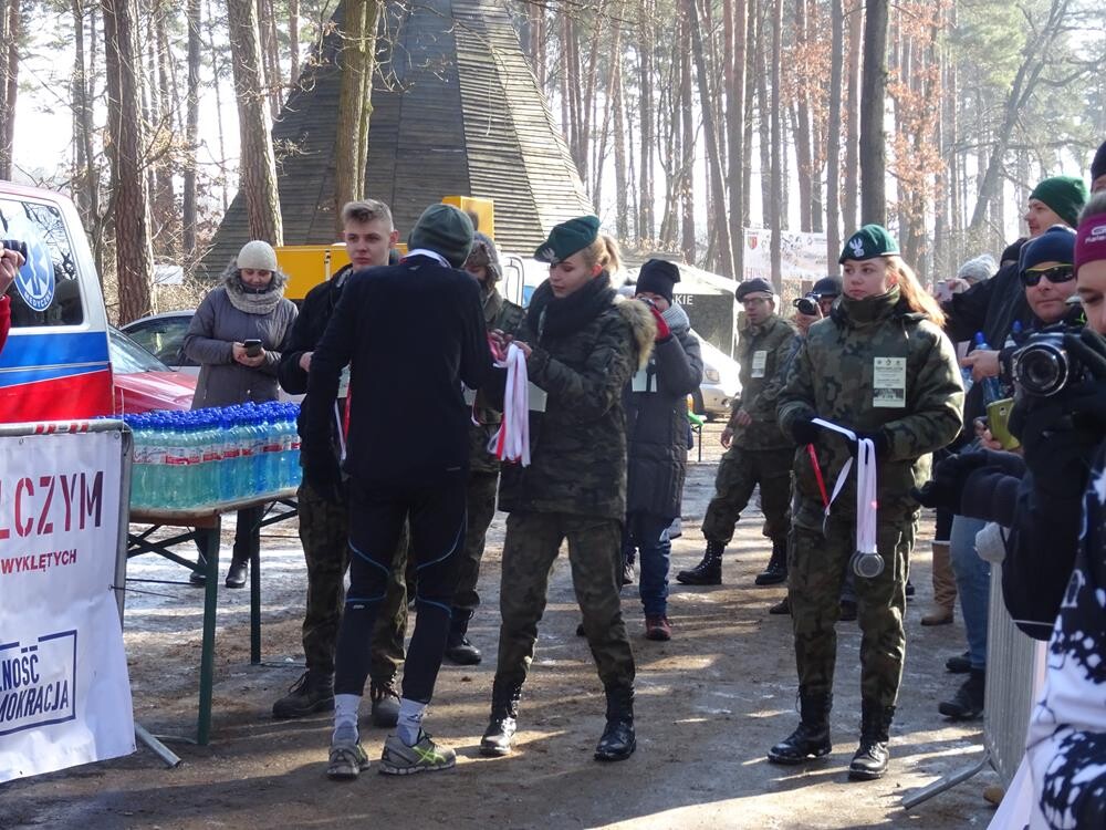 W niedzielę w wielu miastach, w tym w Żorach, odbył się największy bieg pamięci w Polsce  -  &#8222;Tropem Wilczym. Bieg Pamięci Żołnierzy Wyklętych&#8221;. Zobaczcie naszą fotorelację!