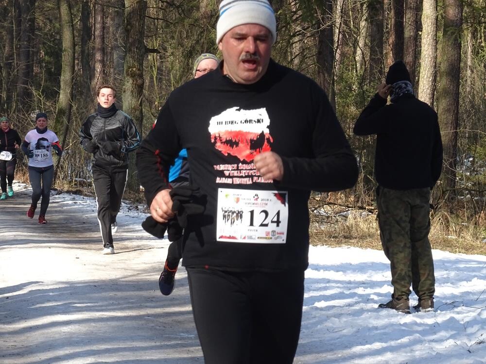 W niedzielę w wielu miastach, w tym w Żorach, odbył się największy bieg pamięci w Polsce  -  &#8222;Tropem Wilczym. Bieg Pamięci Żołnierzy Wyklętych&#8221;. Zobaczcie naszą fotorelację!