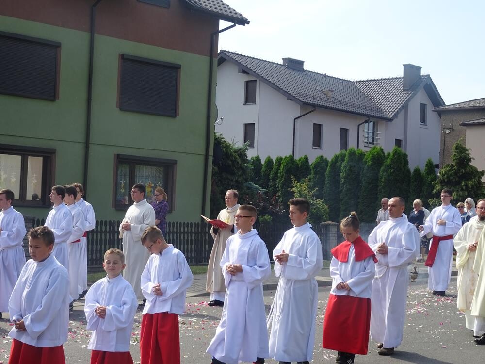 Wczoraj obchodziliśmy Uroczystość Najświętszego Ciała i Krwi Chrystusa, podczas której liczni wierni wzięli udział w procesjach. Zobaczcie zdjęcia!