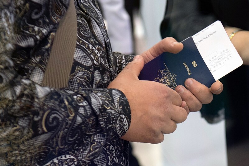 Chroń się przed oszustwami wakacyjnymi i biletowymi