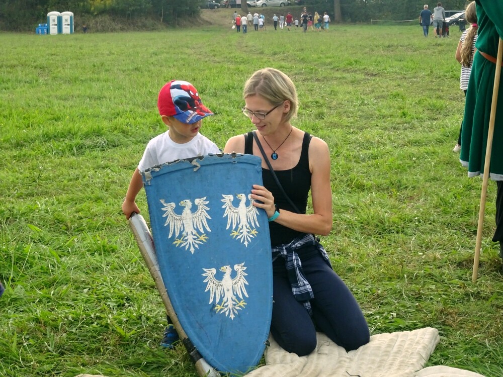 Damy i średniowieczni wojowie pojawili się w Żorach! Za nami wyjątkowa impreza rycerska Civitas Sari. Zobaczcie nasze zdjęcia!