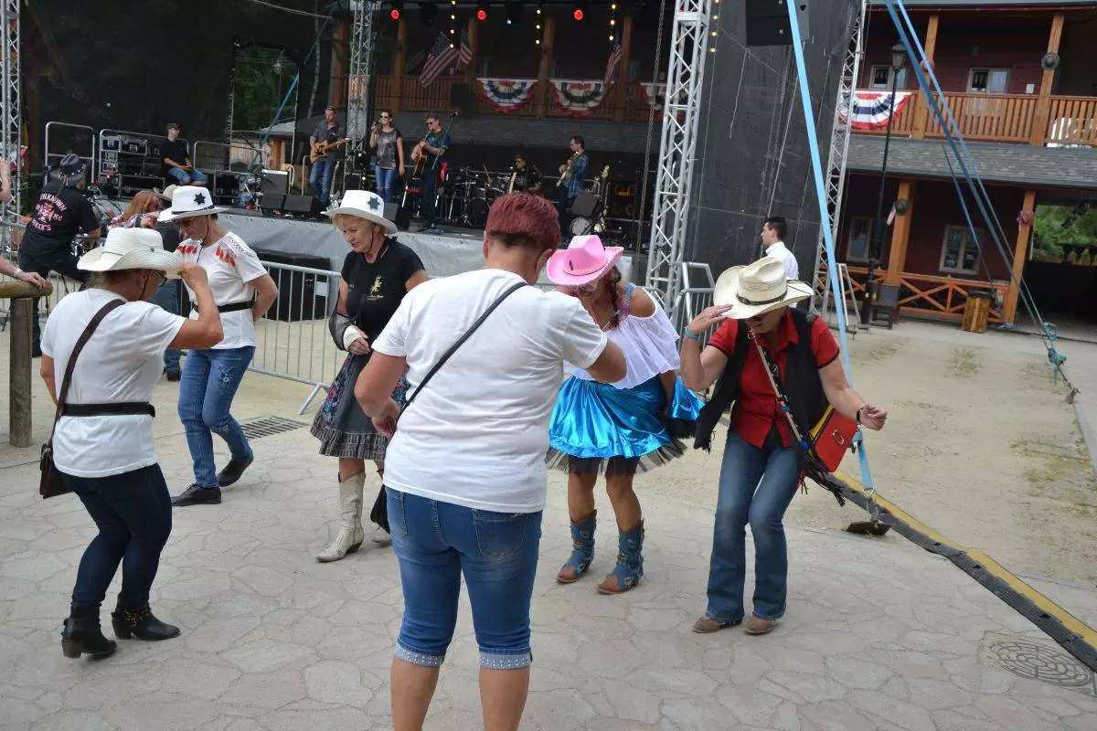 Tańce na festiwalu country