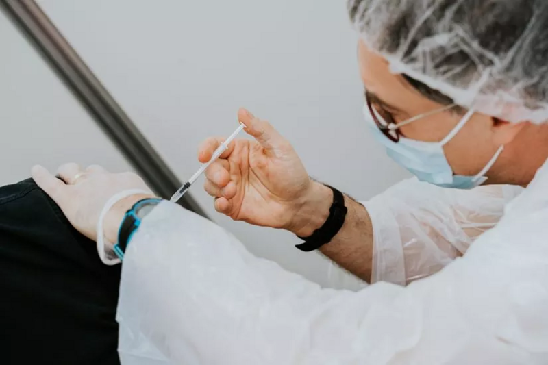 Druga dawka szczepionki AstraZeneca dla nauczycieli