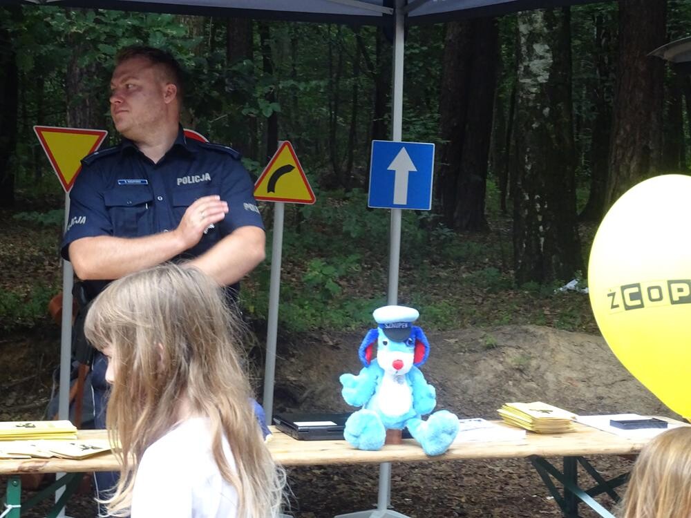 Policjanci świętowali z hukiem w sobotę 14 lipca na terenie leśnej strzelnicy &#8222;Dębina&#8221; gdzie odbyła się impreza dla całych rodzin pod hasłem &#8222;Dzień Policjanta&#8221;. Zobaczcie naszą fotorelację.