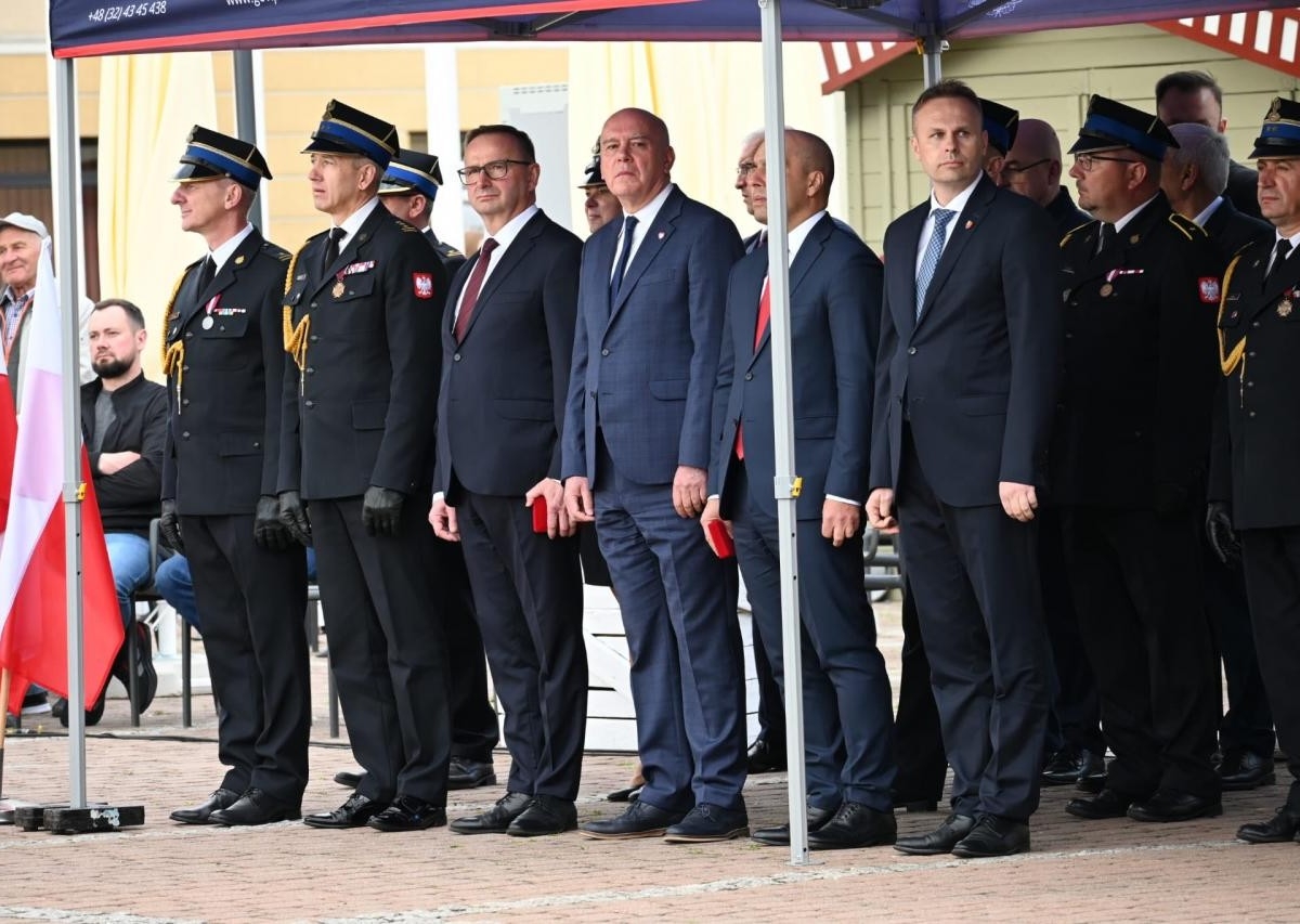 Dzień Strażaka w Żorach – uroczystości z wręczeniem awansów, odznaczeń i medali oraz gratulacje od władz miasta i regionu / fot. KM PSP Żory