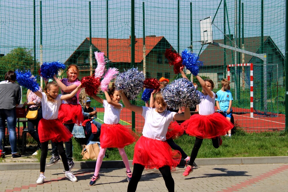 Za nami festyn majowy w Roju zorganizowany przez Miejski Ośrodek Kultury, na którym można było obejrzeć urocze występy. Zobaczcie naszą fotorelację!