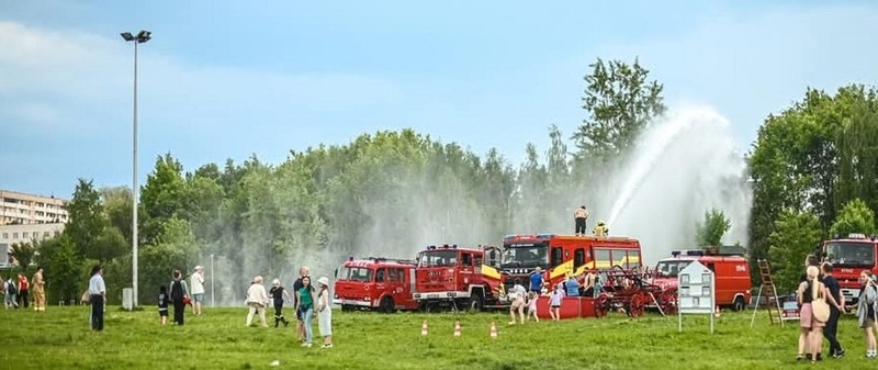 Festyn rodzinny z okazji Dnia Strażaka przyciągnął tłumy do Parku Cegielnia [FOTO]