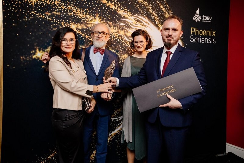 Poznaliśmy laureatów Phoenix Sariensis 2025. Nagrody otrzymali Stowarzyszenie Przyjaciół Chorych „Hospicjum” im. Jana Pawła II oraz firma AsVending / fot. Dariusz Maciejewski