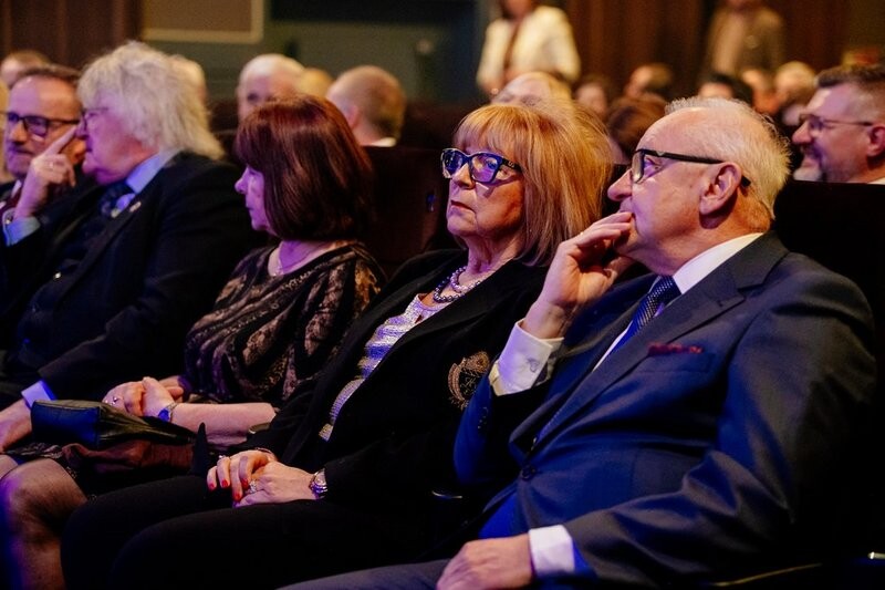 Poznaliśmy laureatów Phoenix Sariensis 2025. Nagrody otrzymali Stowarzyszenie Przyjaciół Chorych „Hospicjum” im. Jana Pawła II oraz firma AsVending / fot. Dariusz Maciejewski