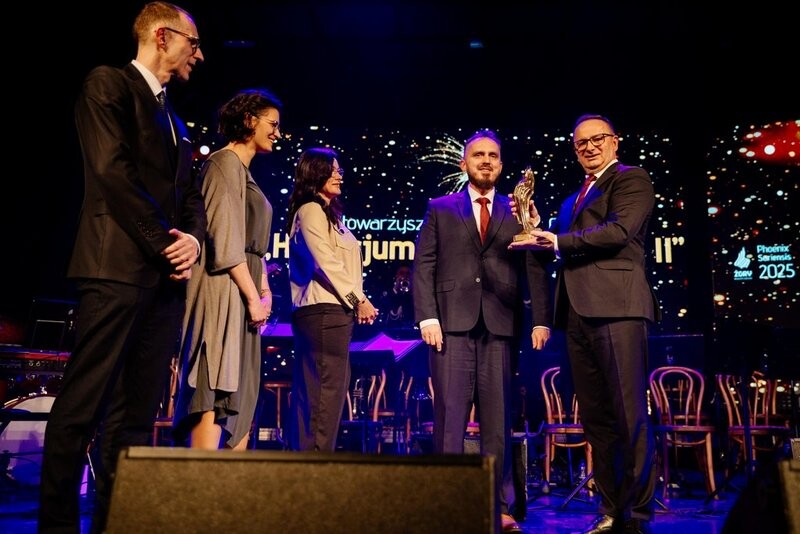 Poznaliśmy laureatów Phoenix Sariensis 2025. Nagrody otrzymali Stowarzyszenie Przyjaciół Chorych „Hospicjum” im. Jana Pawła II oraz firma AsVending / fot. Dariusz Maciejewski