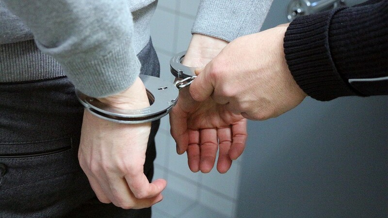 Groził siostrze pozbawieniem życia, pomogli policjanci
