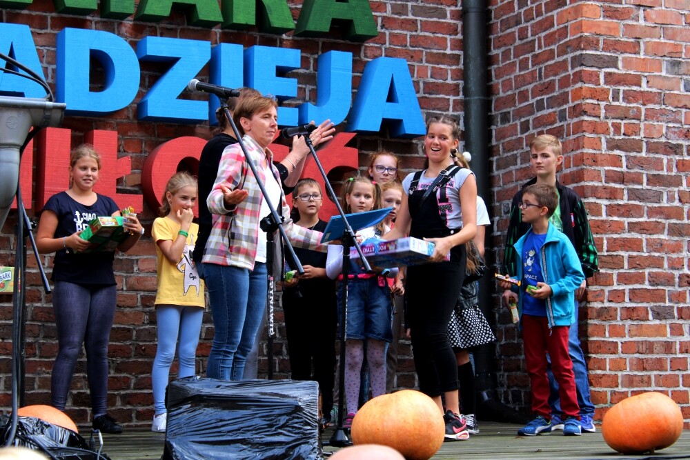 Jak co roku, w minioną sobotę (08.09.) tłumy odwiedziły średniowieczny jarmark organizowany przy kościele pw. św. Apostołów Filipa i Jakuba. Zobaczcie zdjęcia!