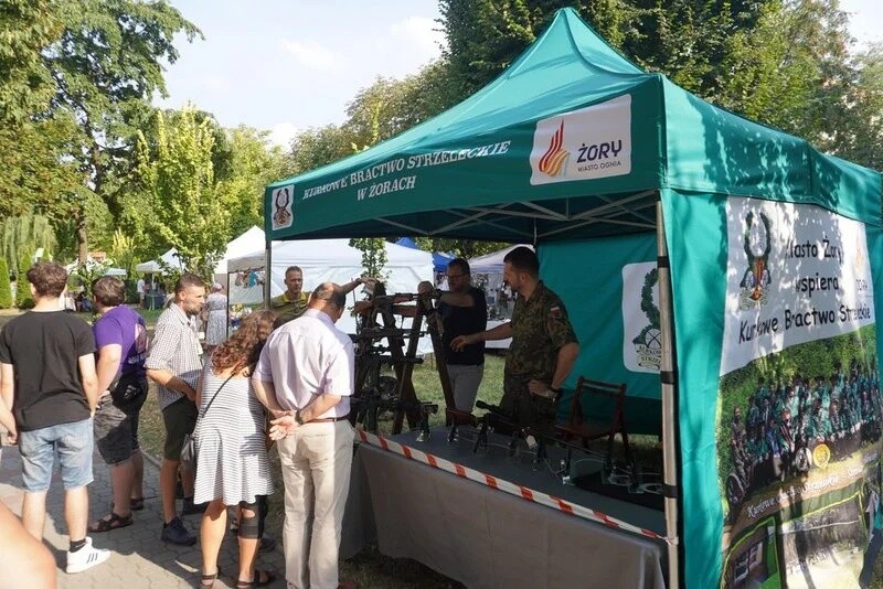 Tradycyjnie przy Klubie Rebus w Żorach odbył się 21. Jarmark Władysławowski / fot. UM Żory