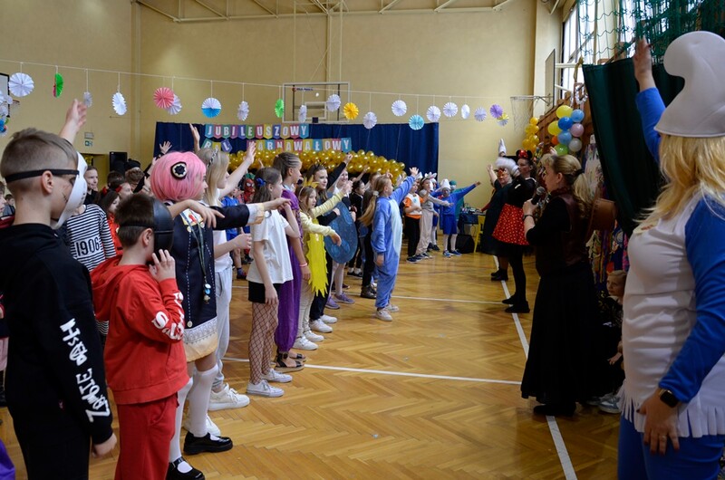 Jubileusz 40-lecia w SP nr 13 w Żorach. W szkole odbył się bal!
