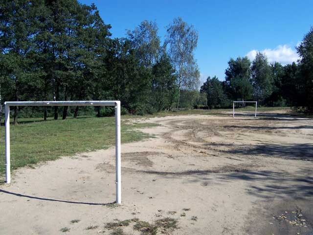 Kleszczówka - Boisko w okolicy stawu Śmieszek - ul. Rybna