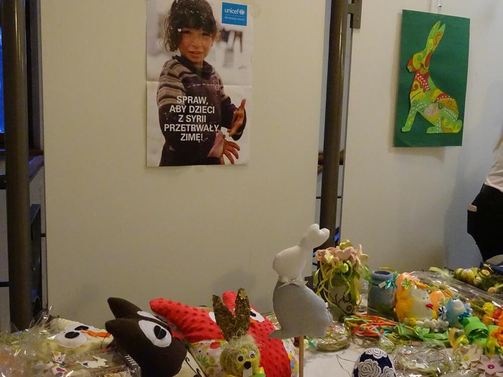 Szkolne Koło Wolontariatu w Gimnazjum nr 4 (SP 17) zorganizowało w sobotę akcję charytatywną zachęcającą Żorzan do wsparcia dzieci z Syrii. Zobaczcie naszą fotorelację!