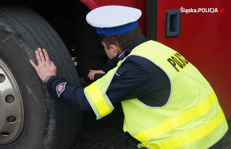 Kontrole autokarów przed feriami zimowymi