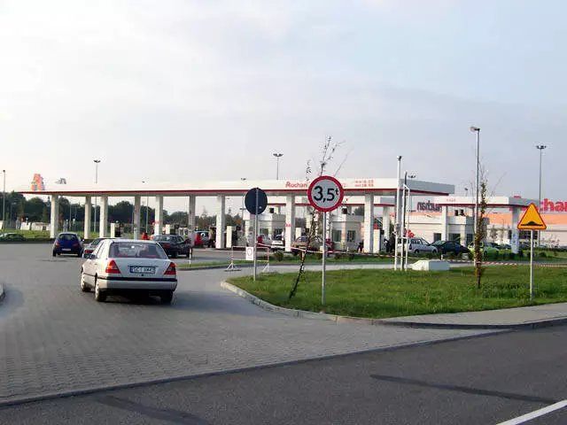 Korfantego - Stacja paliw Auchan - ul. Francuska
