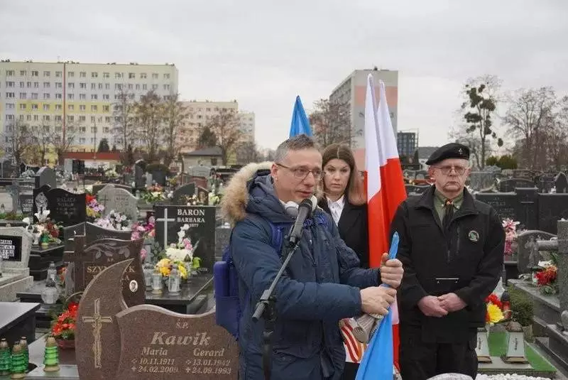 Żory uczciły 80. rocznicę marszów śmierci. Marsz Pamięci przeszedł przez miasto, zatrzymując się w miejscach pamięci ofiar tragicznych wydarzeń z 1945 roku / fot. UM Żory