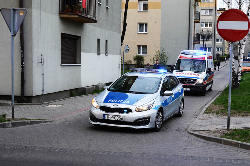 Masz obowiązek ułatwić przejazd pojazdom uprzywilejowanym!